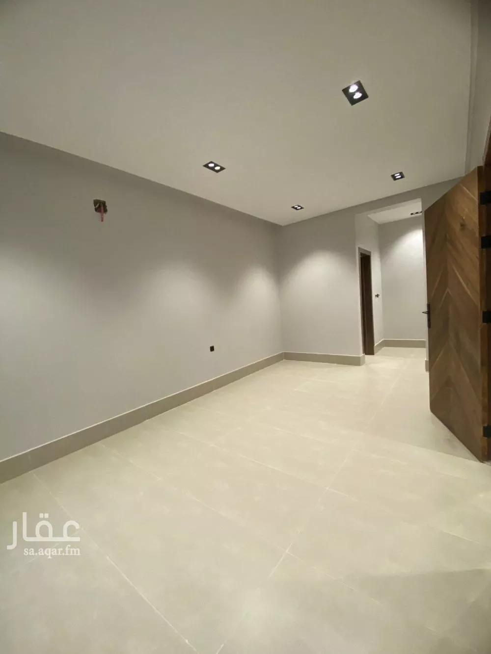 فيلا 5 غرف في عكاظ 5