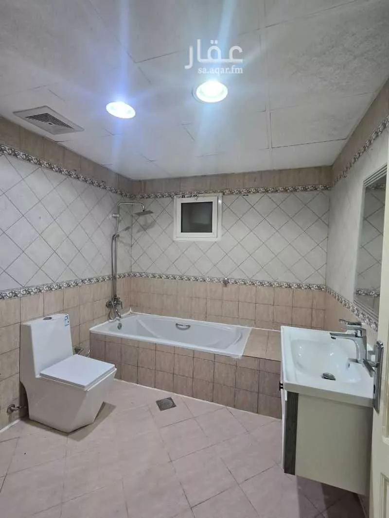 شقة 5 غرف في الرويس 3