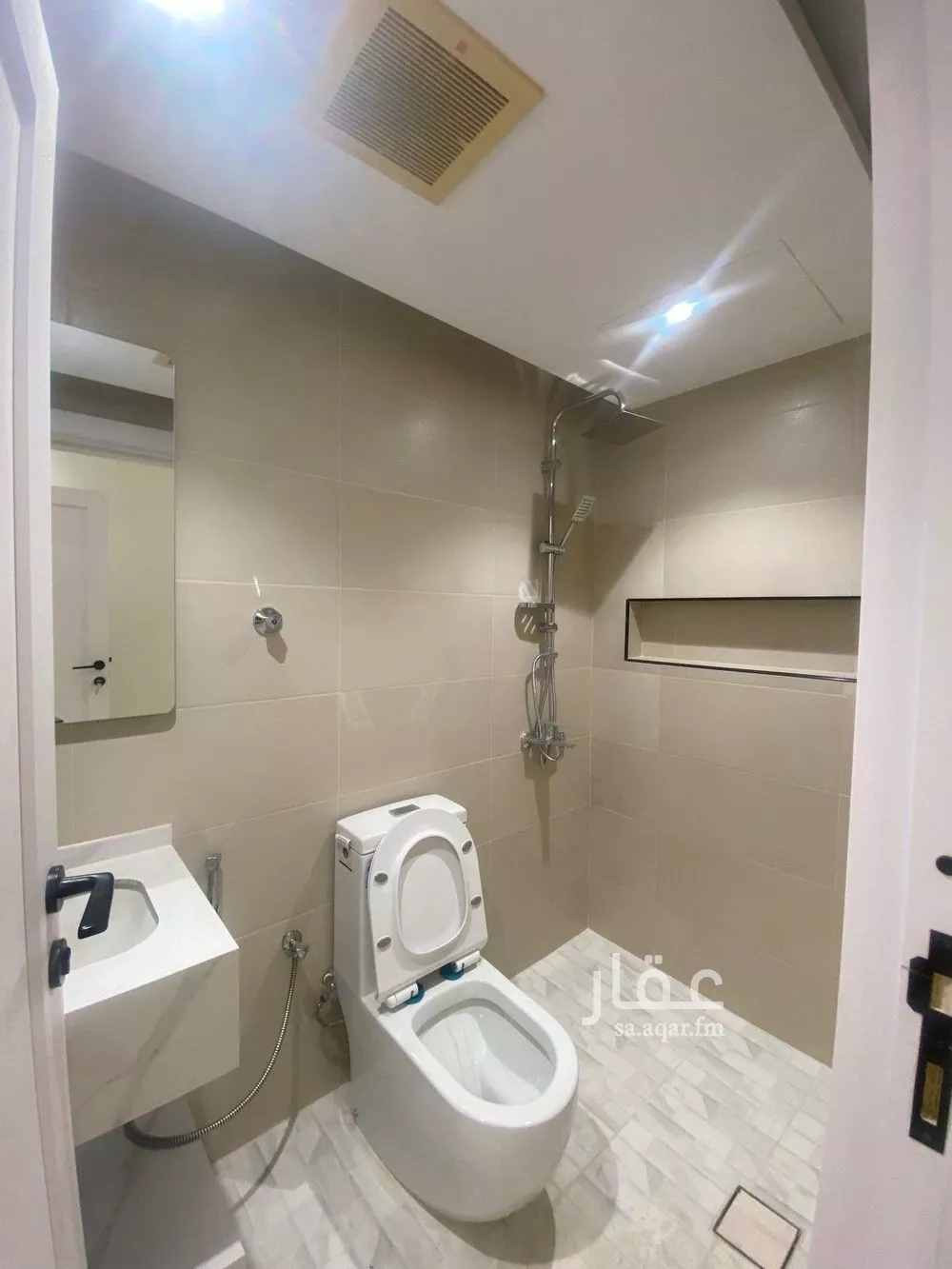 5 bedroom villa in Al Qairawan, Riyadh 22