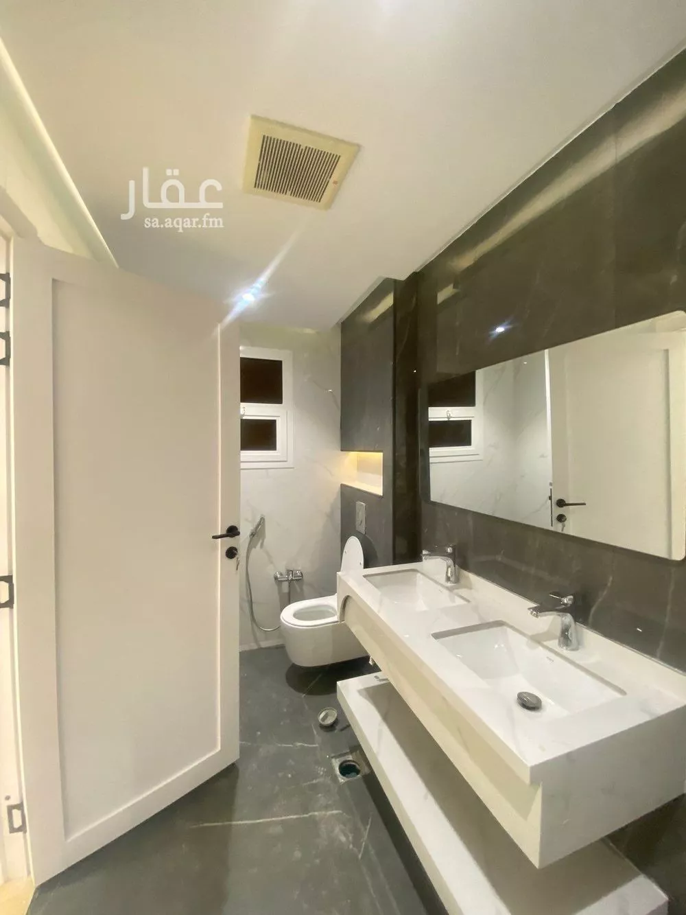 5 bedroom villa in Al Qairawan, Riyadh 17