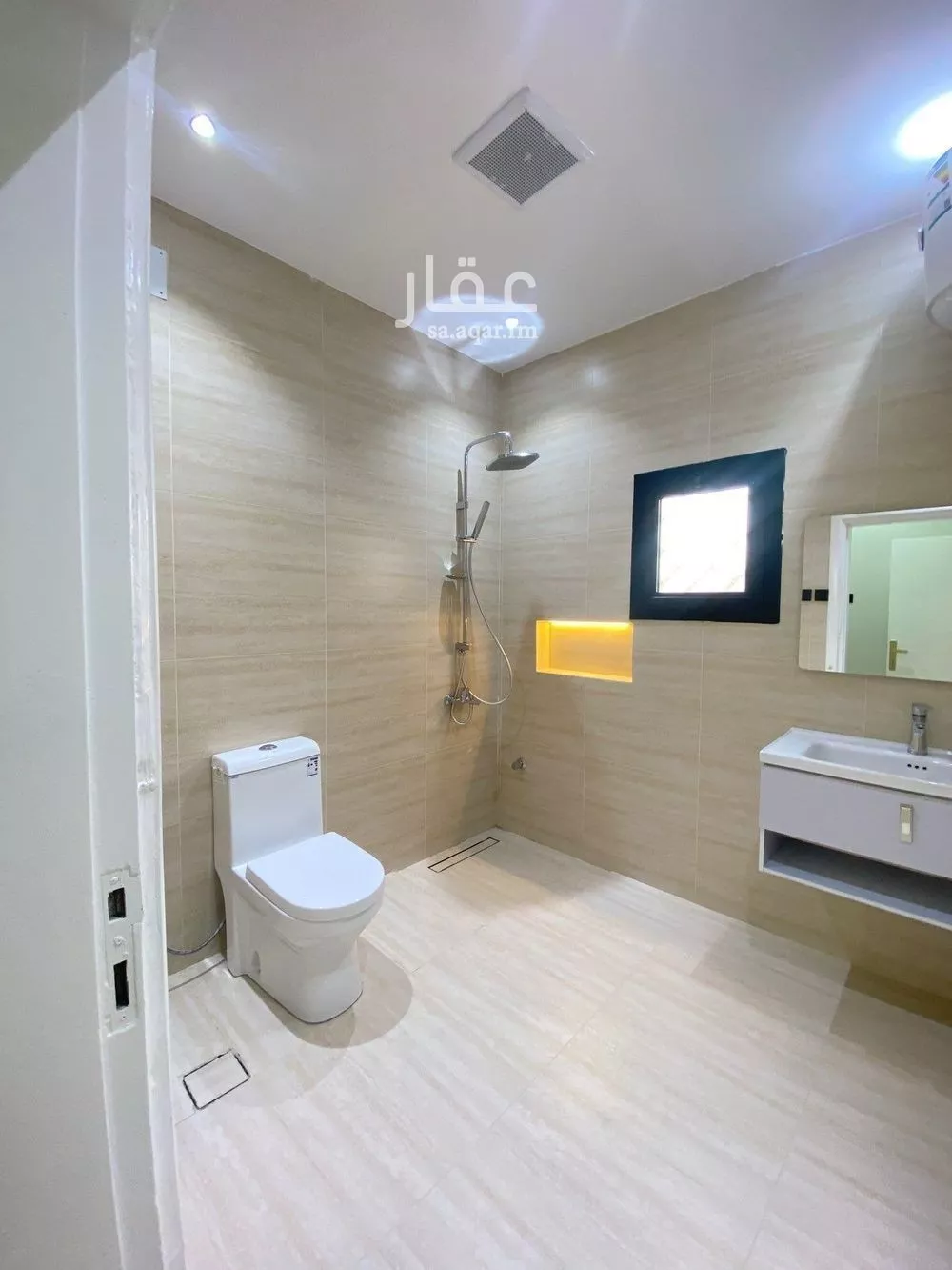 6 bedroom villa in At Taawon, Riyadh 14