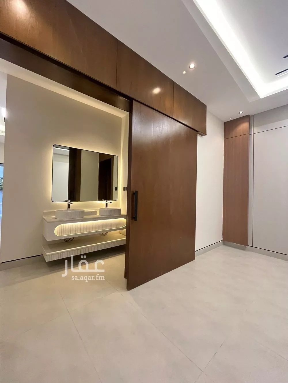 فيلا 6 غرف في المهدية 5