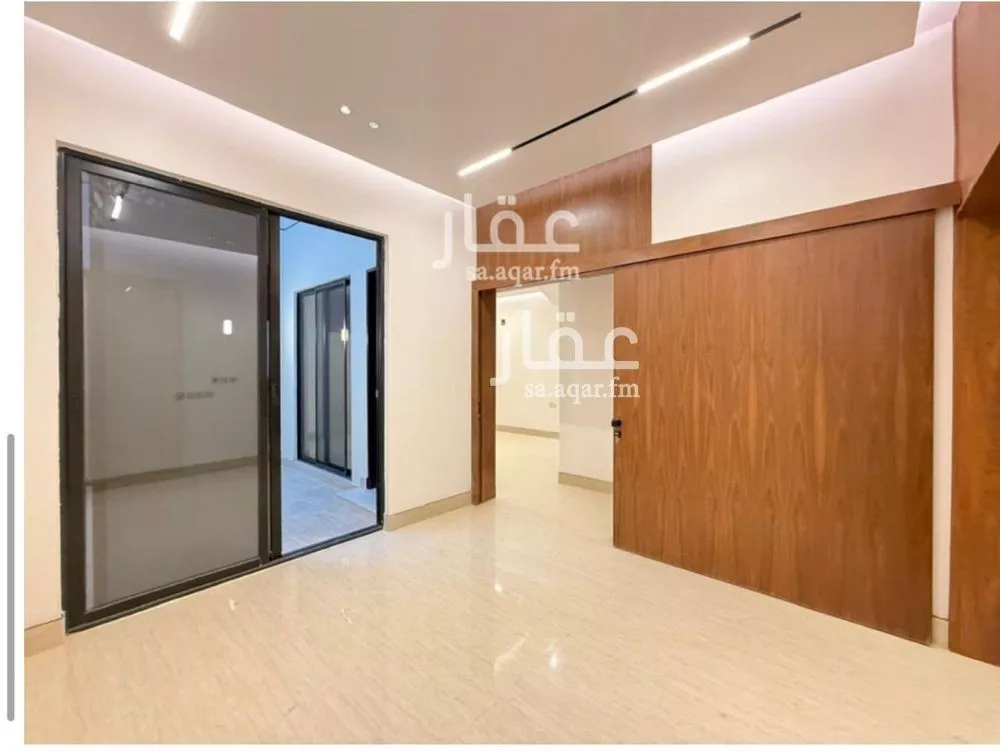 5 bedroom villa in Al Mahdiyyah 3