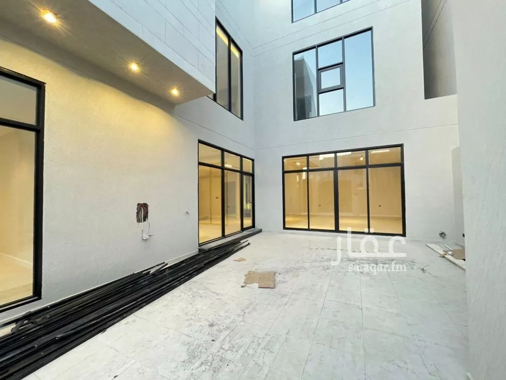 6 bedroom villa in Al Mahdiyyah 3