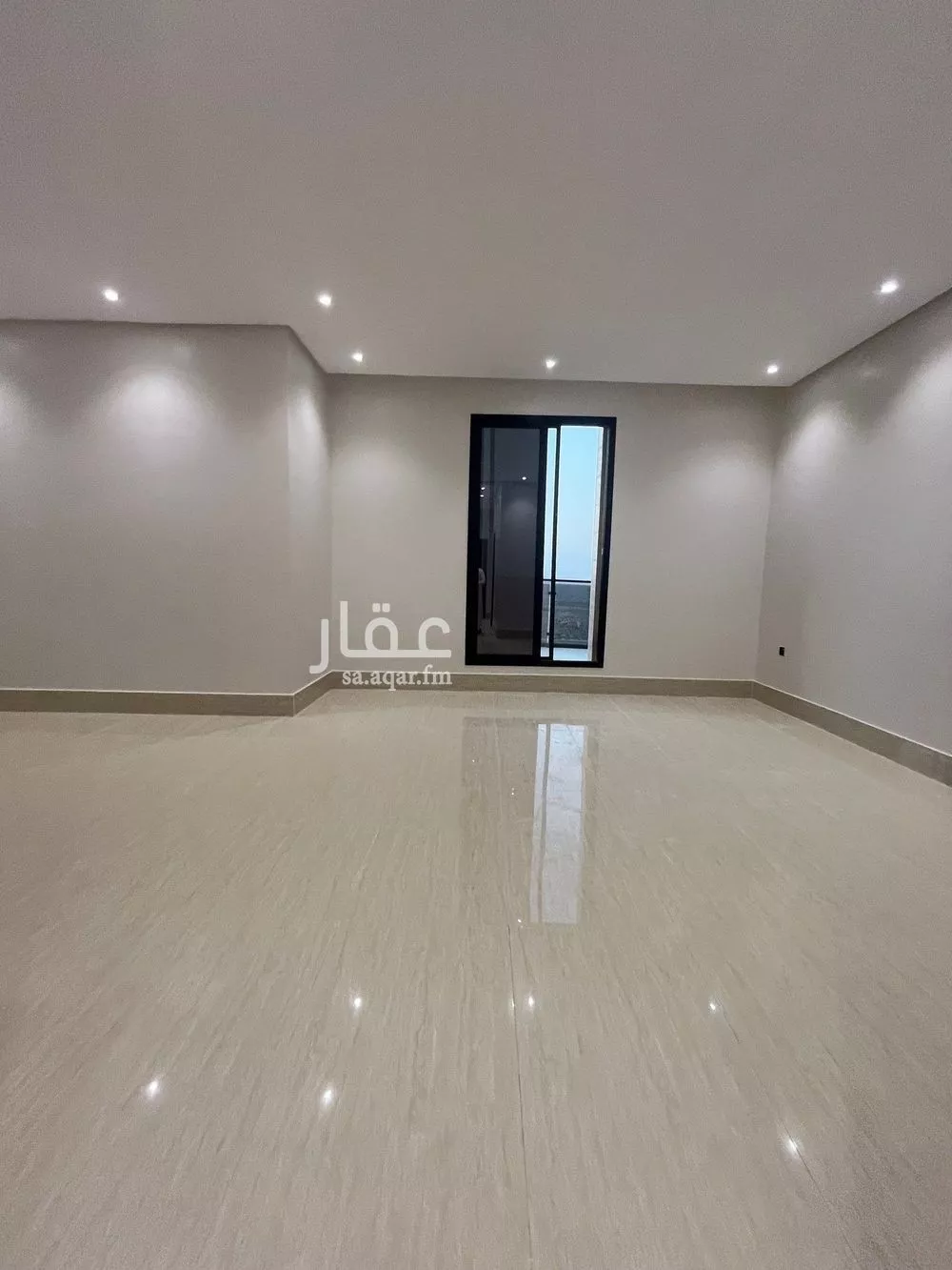 فيلا 6 غرف في المهدية 5