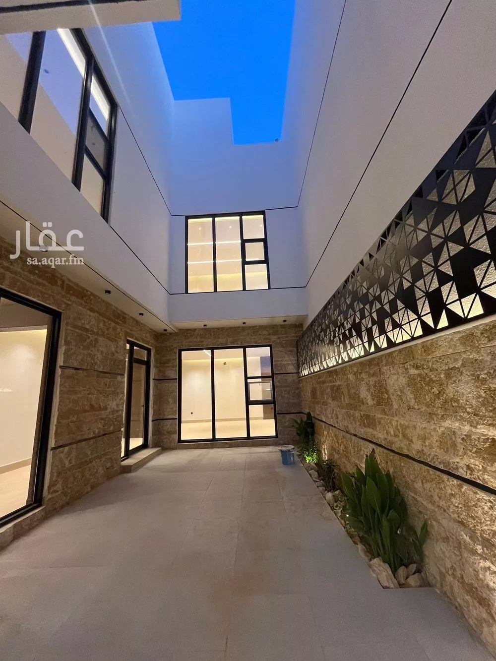 5 bedroom villa in Al Mahdiyyah 2