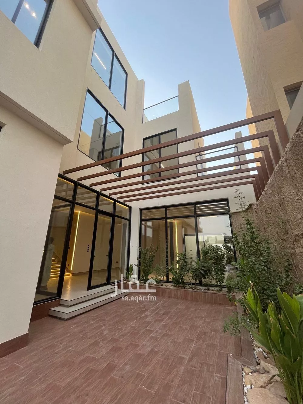 فيلا 7 غرف في المهدية 4