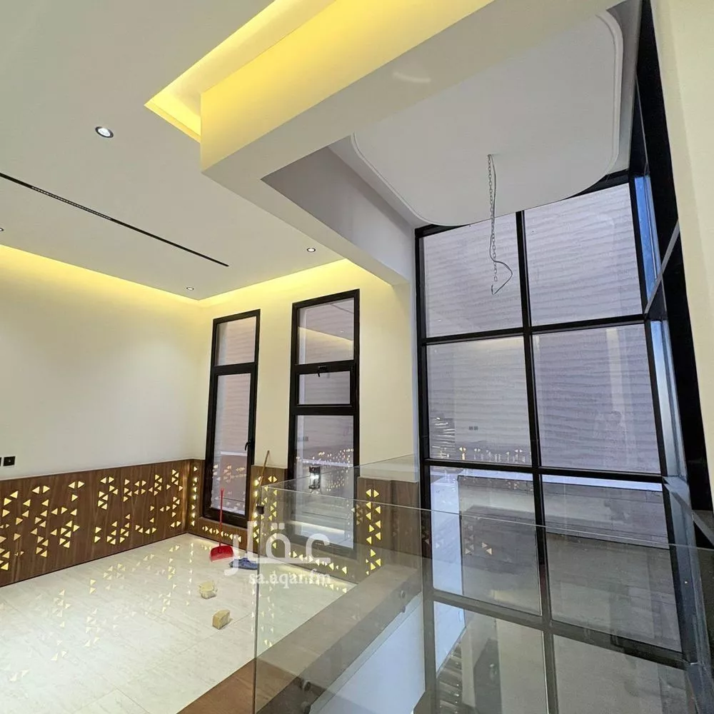 5 bedroom villa in Al Mahdiyyah 1