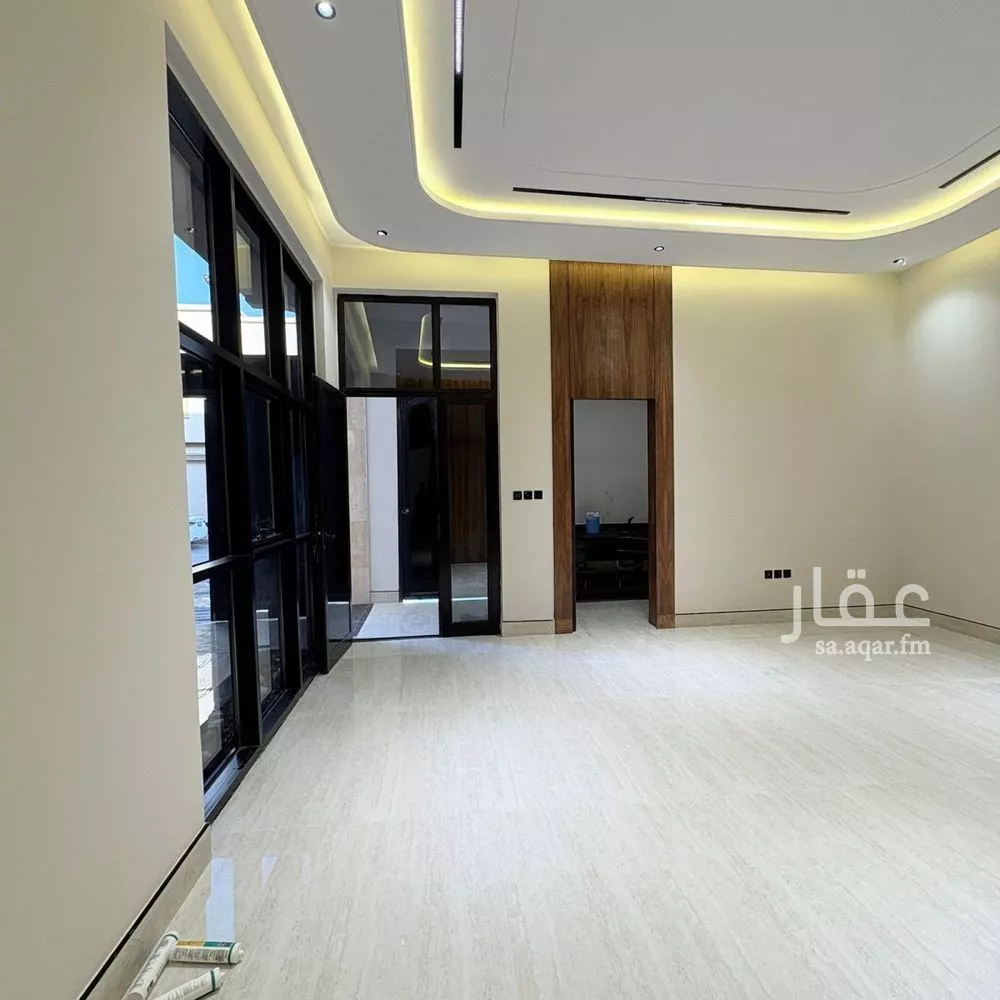 5 bedroom villa in Al Mahdiyyah 4