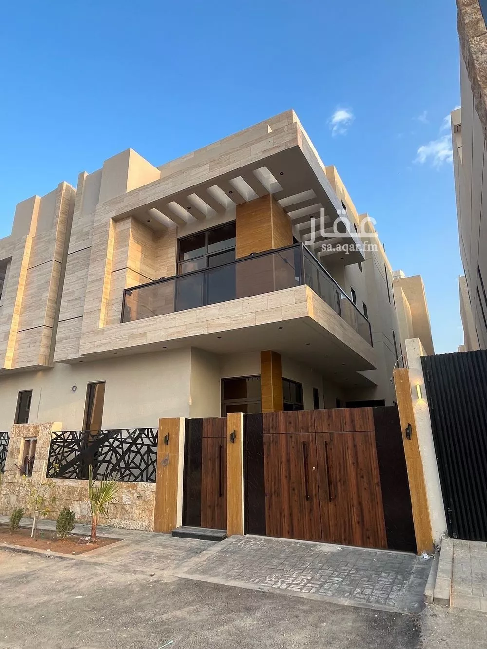 5 bedroom villa in Al Mahdiyyah 2
