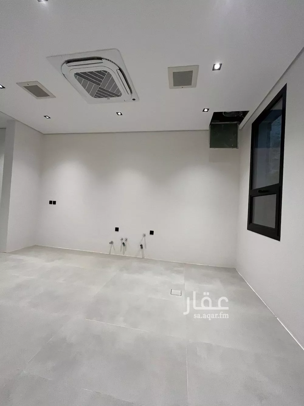 فيلا 6 غرف في المهدية 5