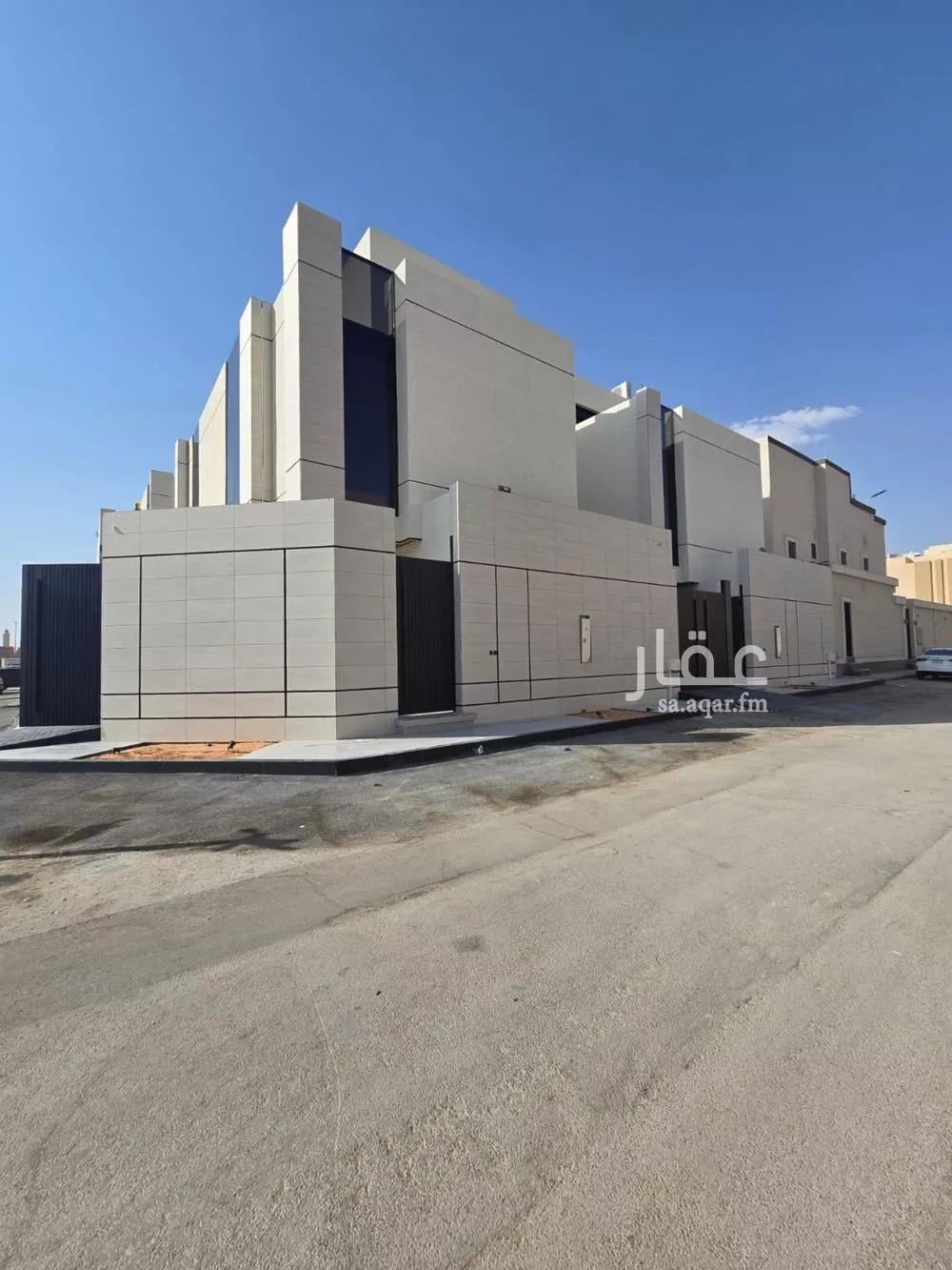 فيلا 4 غرف في العارض 1