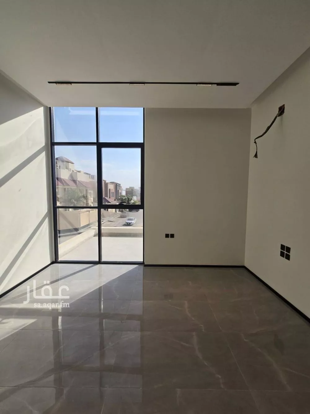 فيلا 4 غرف في العارض 5