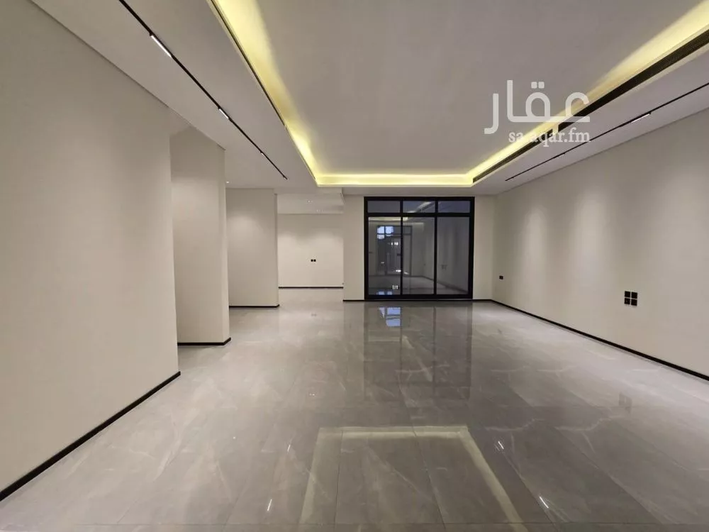 فيلا 4 غرف في العارض 3