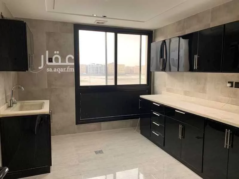 شقة 3 غرف في الحمرا 4