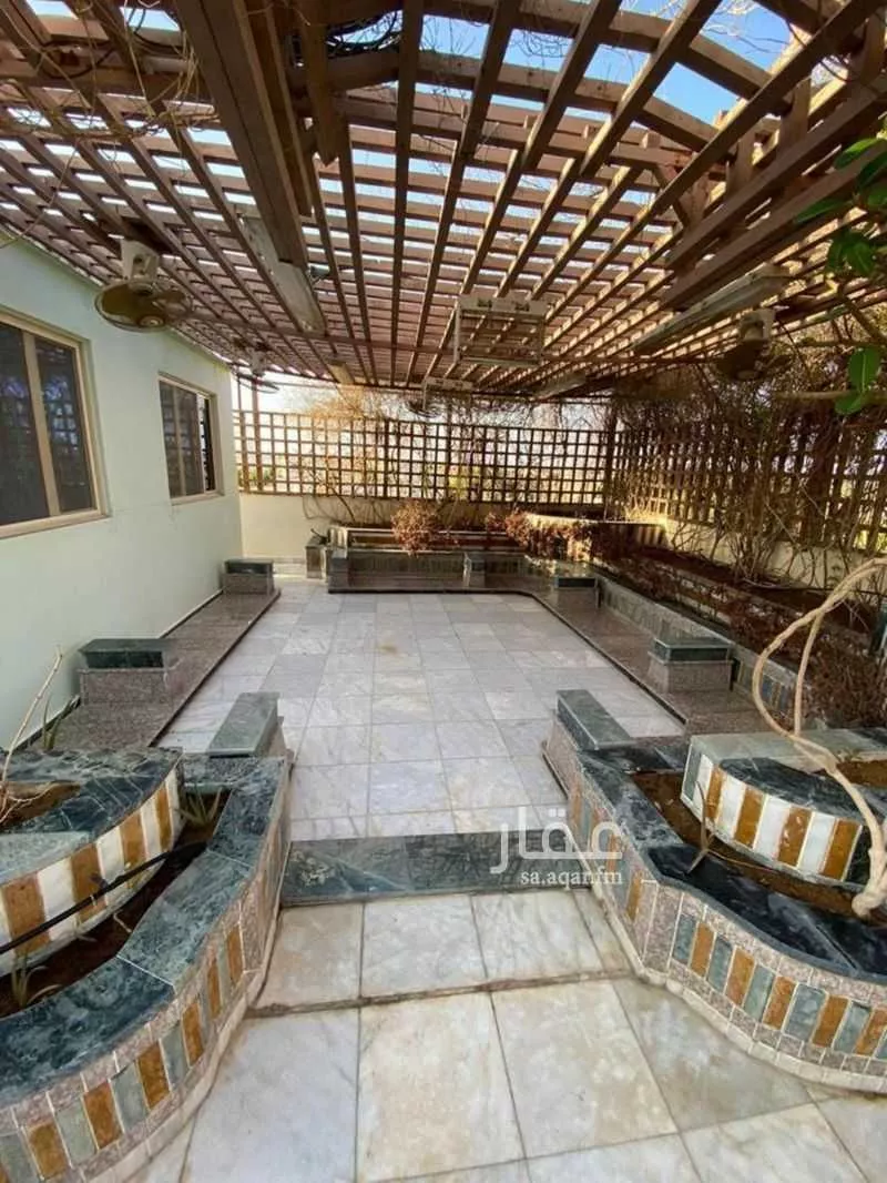 فيلا 5 غرف في الشاطئ 2