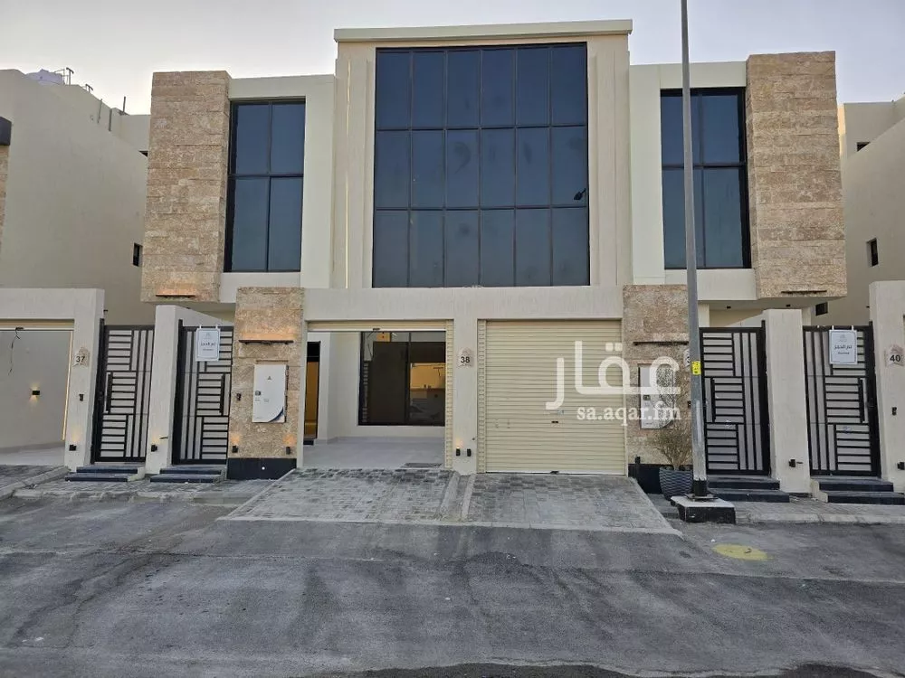 فيلا 5 غرف في عكاظ 4