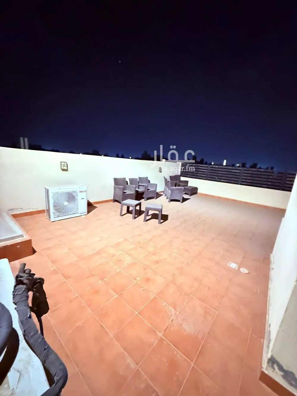 فيلا 10 غرف في الزمرد 1