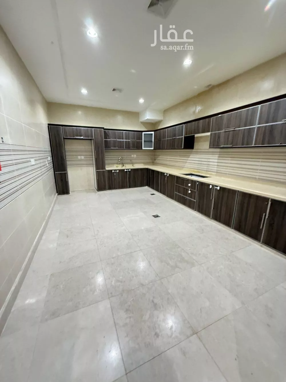 فيلا 10 غرف في الزمرد 3