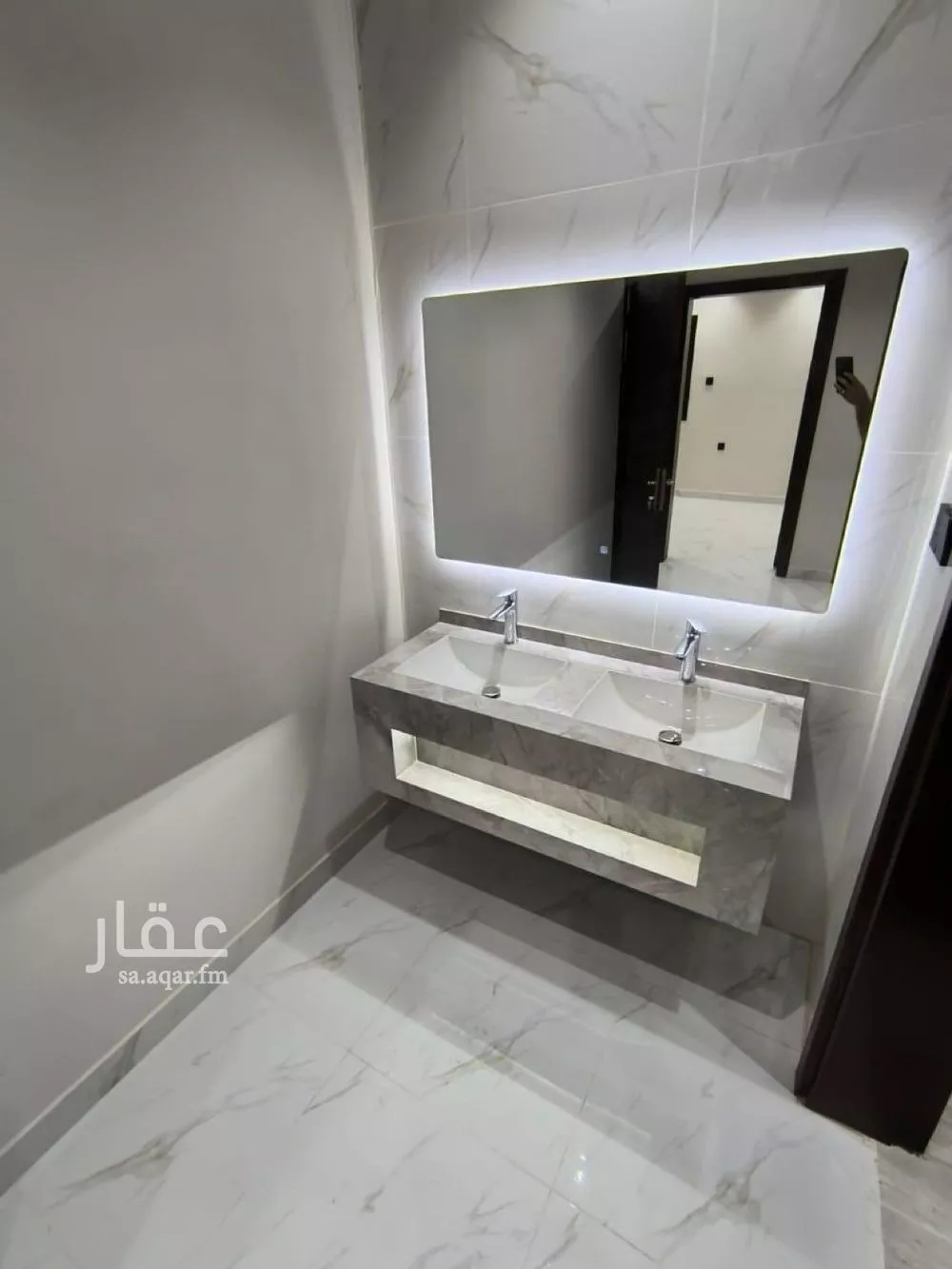 فيلا 13 غرف في الفروسية 3