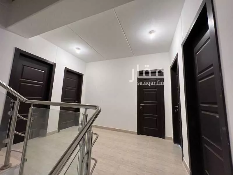 فيلا 5 غرف في العارض 4