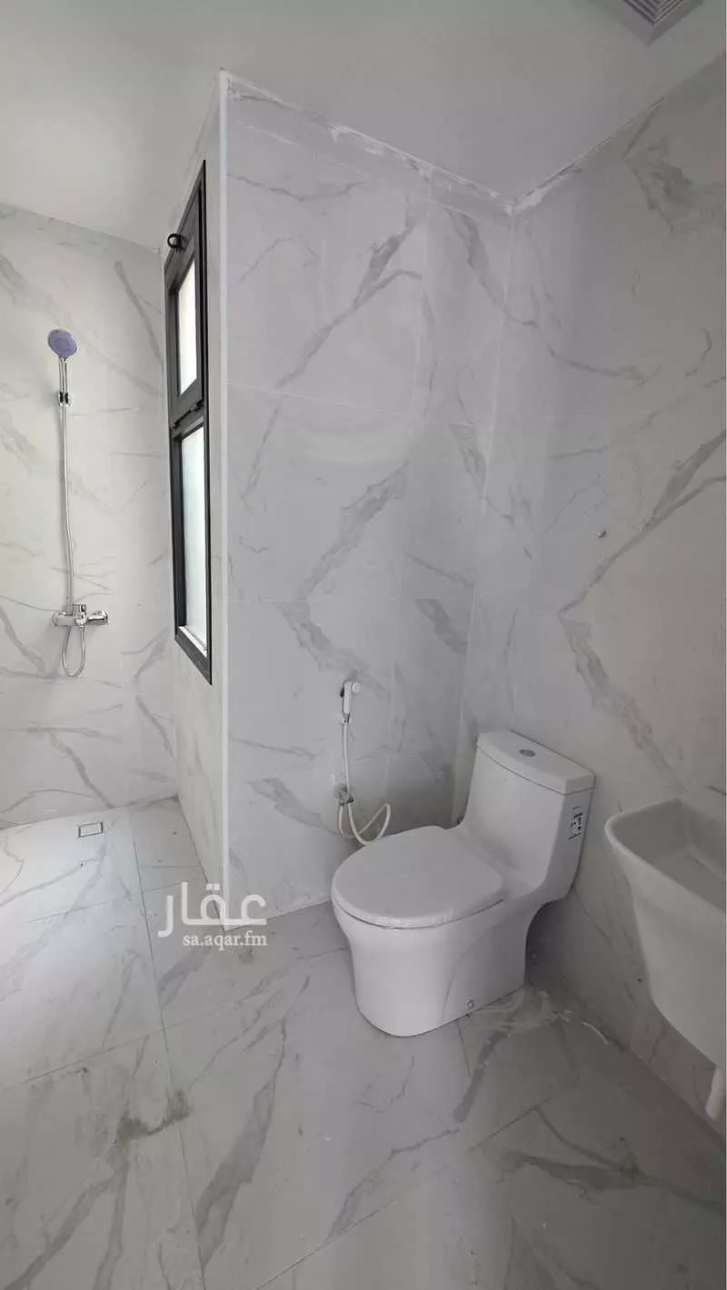 عمارة 348 م² في العقربية 3