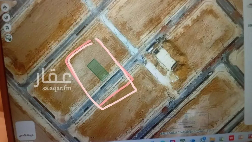 أرض 300 م² في الشرق 3