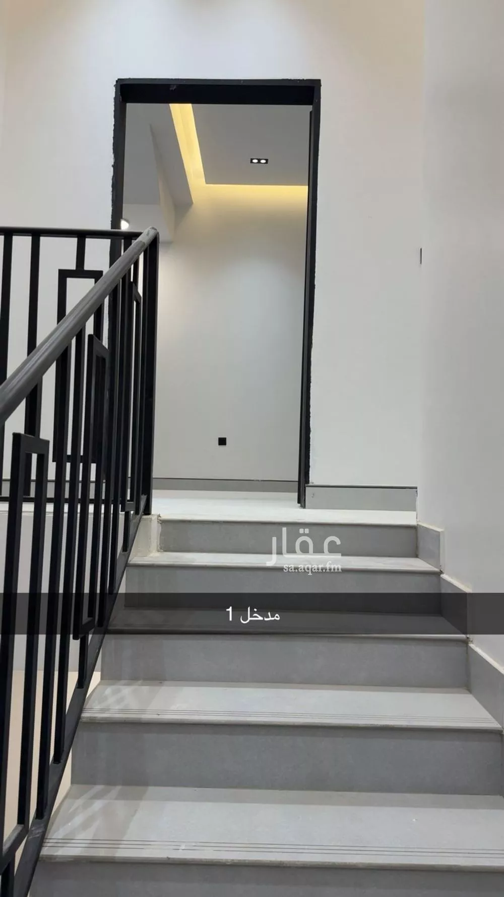 3 bedroom floor in Al Janadriyah 5