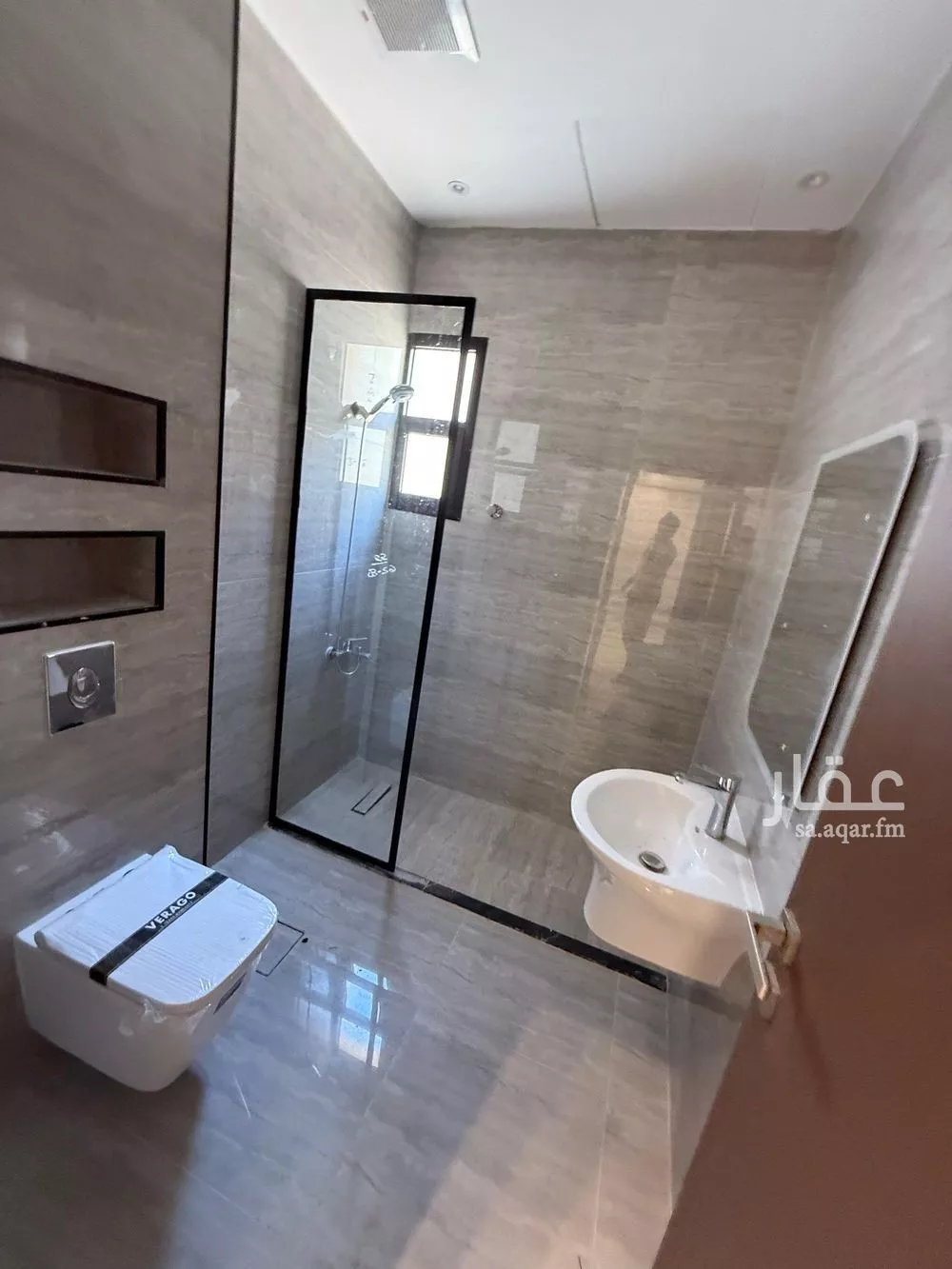 شقة 3 غرف في الرمال 4