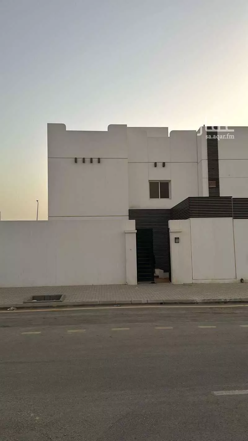 فيلا 9 غرف في الفاروق 4