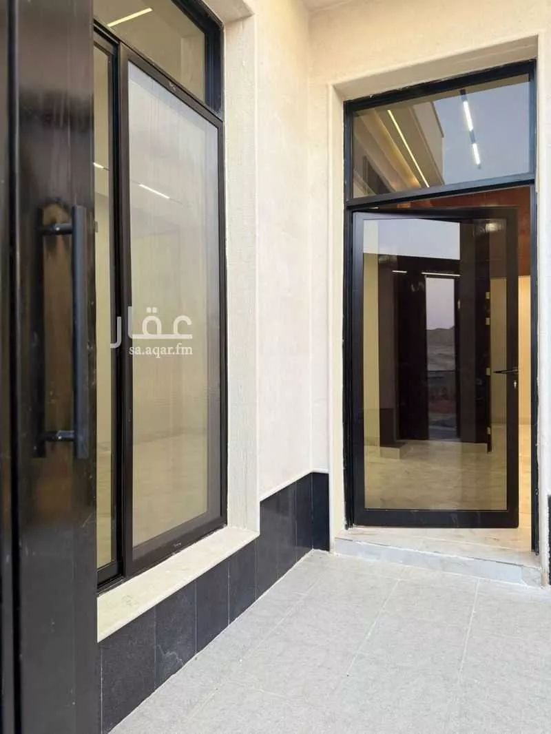 فيلا 10 غرف في الشرق 3