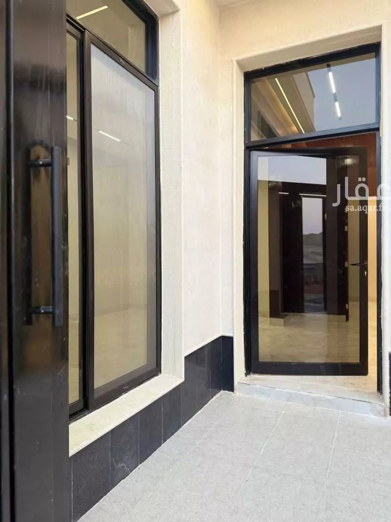 فيلا 10 غرف في الشرق 3