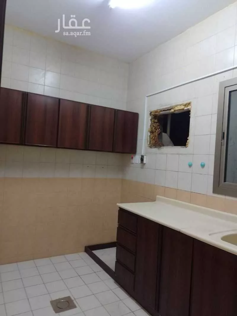 4 bedroom apartment in Al Aqrabiyah, Eastern Province 5