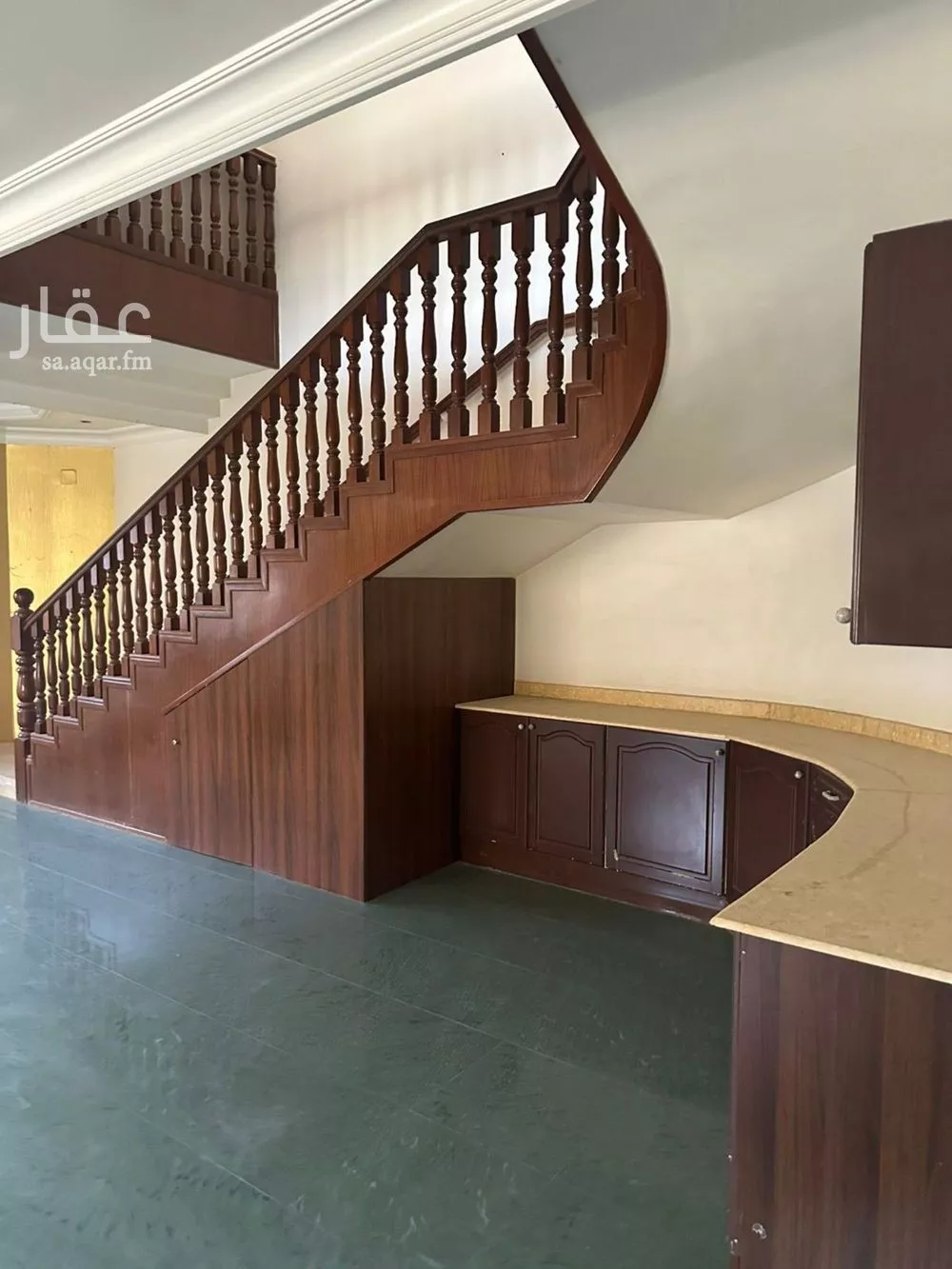 فيلا 10 غرف في المروج 4