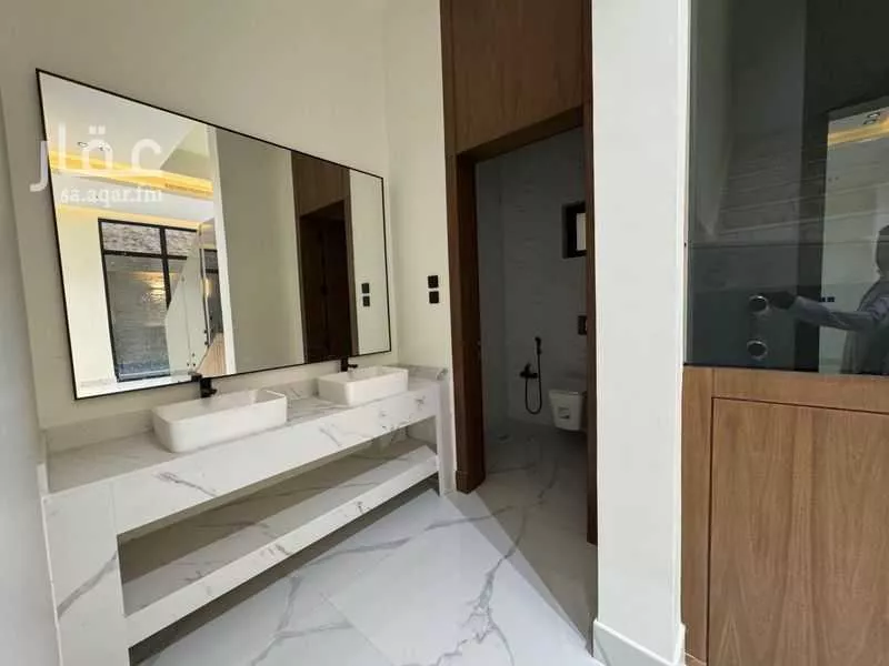 فيلا 5 غرف في النرجس 4