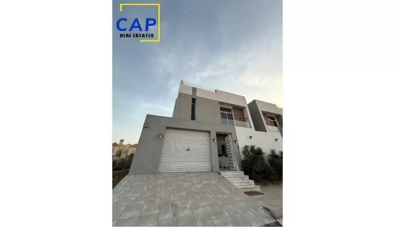 5 bedroom villa in Az Zomorod 1