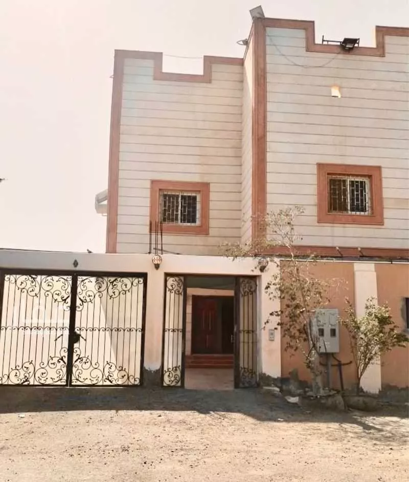 فيلا 9 غرف في الفردوس 1