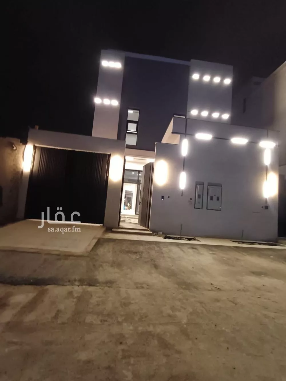 فيلا 6 غرف في الشرق 3