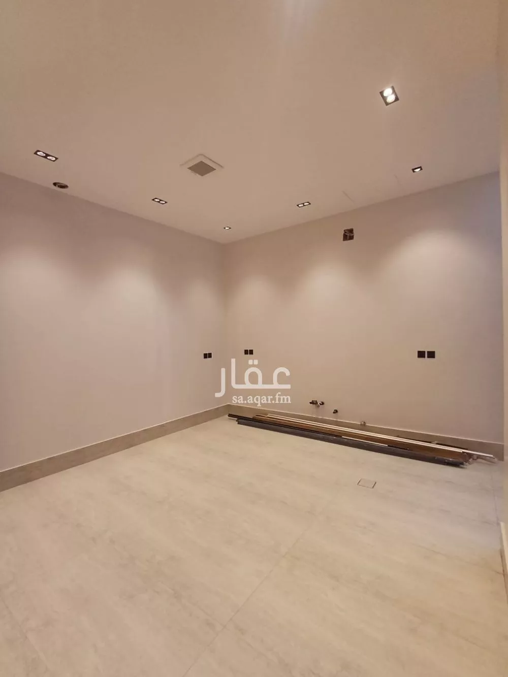 فيلا 6 غرف في الشرق 3