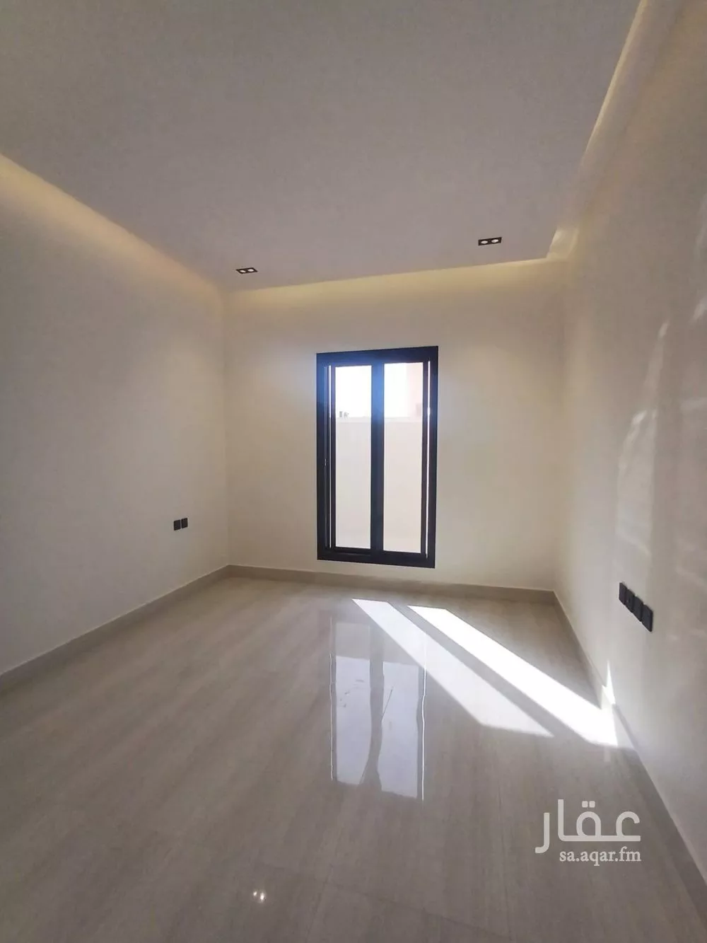 شقة 4 غرف في الرمال 4