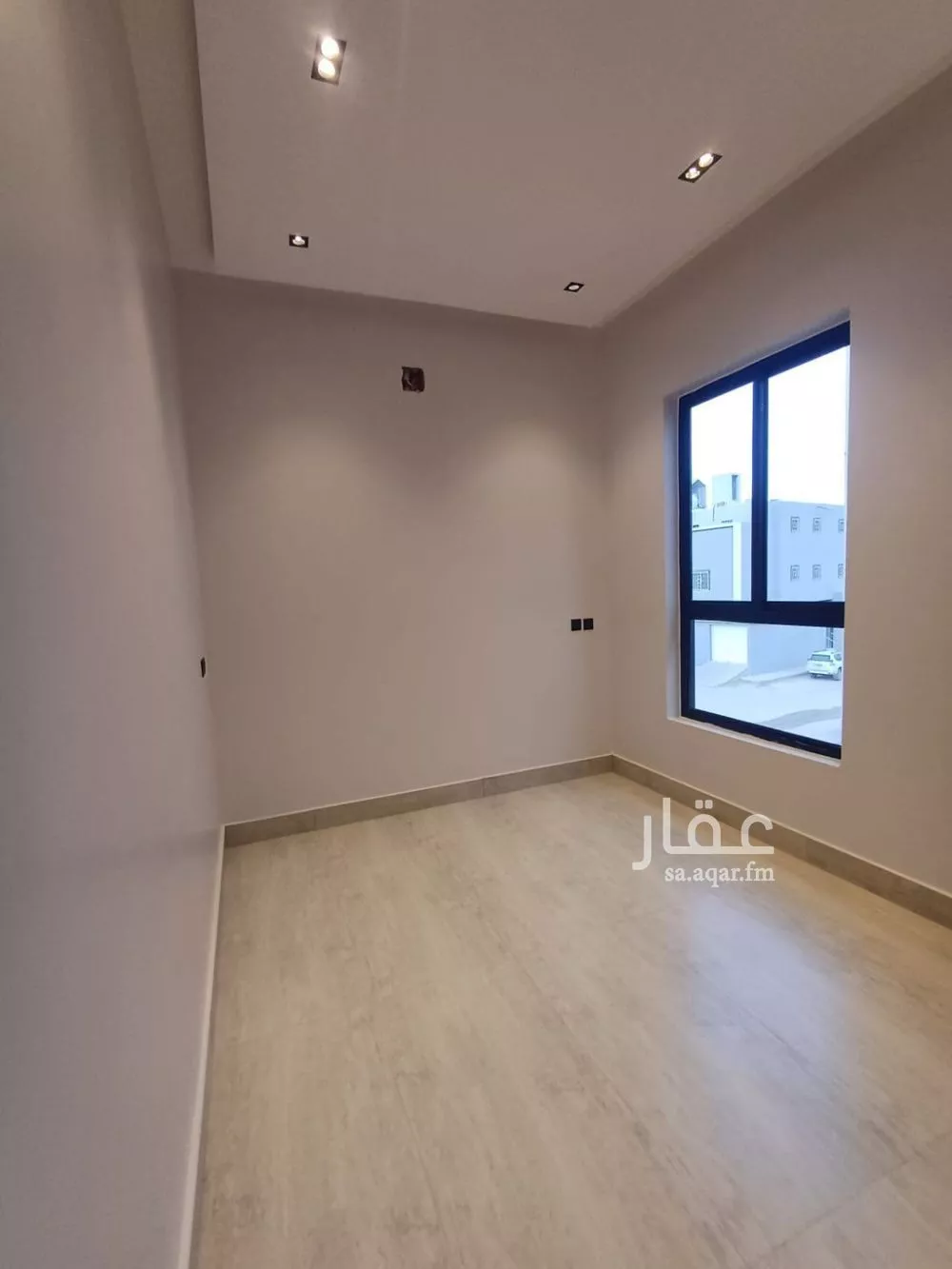 فيلا 6 غرف في الشرق 2