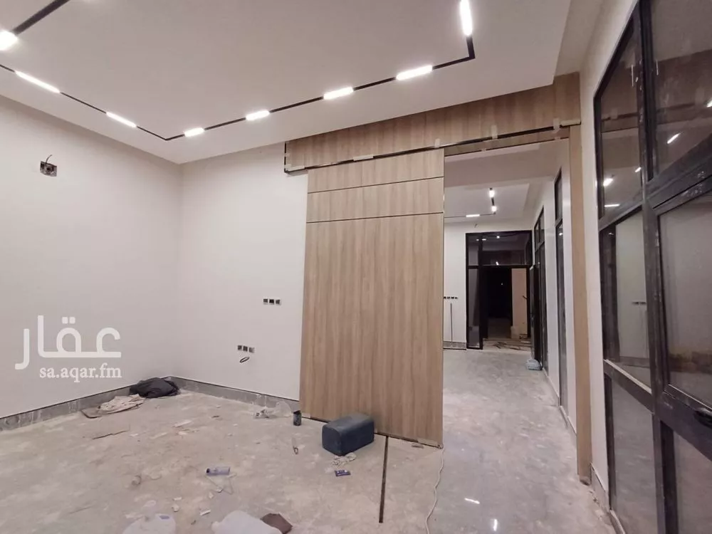 فيلا 6 غرف في الشرق 5