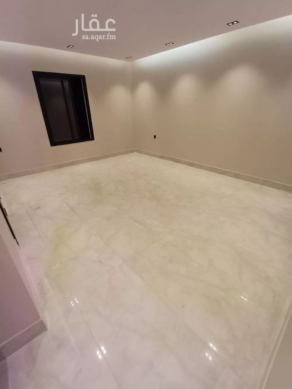 شقة 3 غرف في الرمال 4