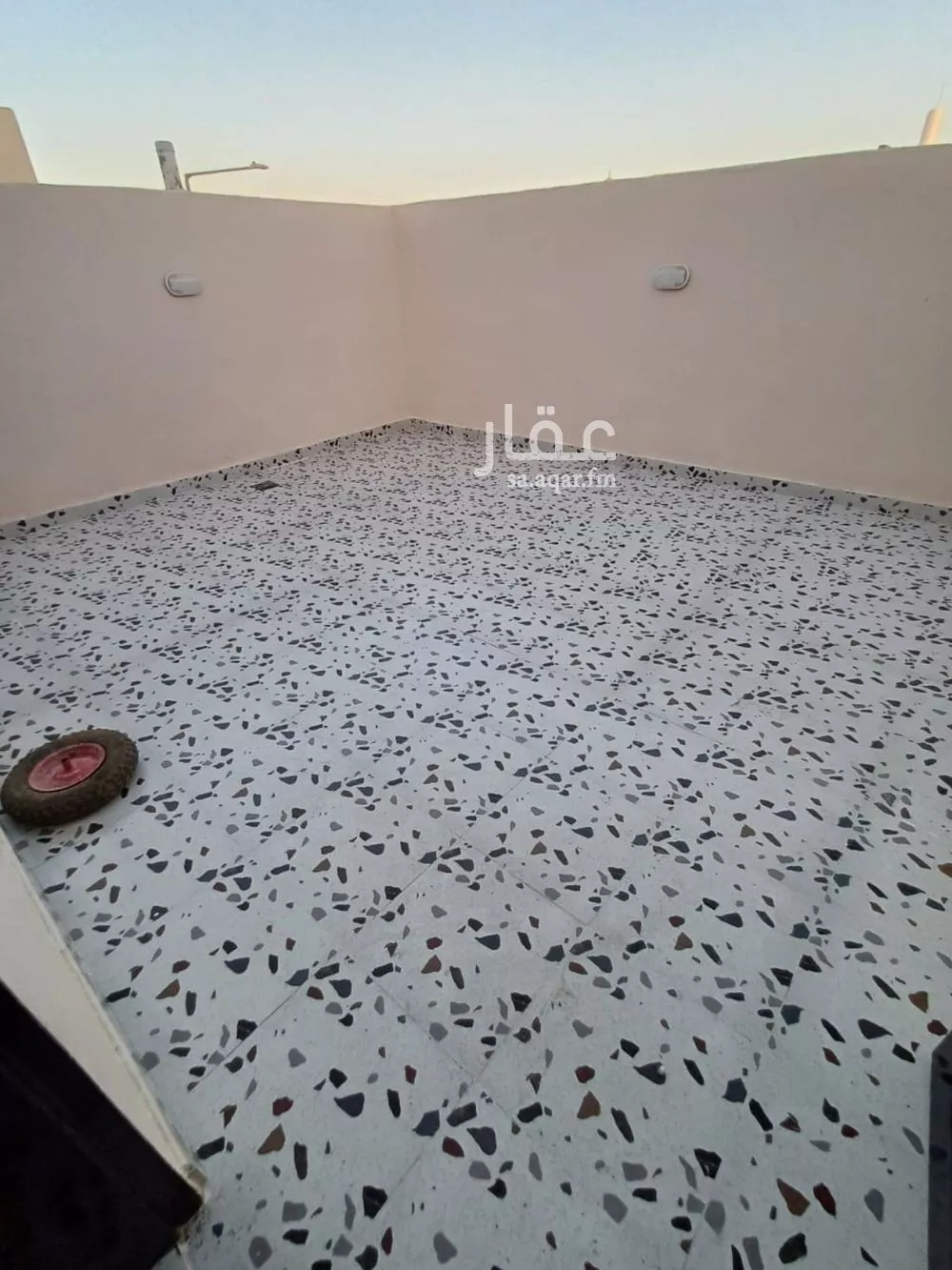 شقة 4 غرف في الرمال 3