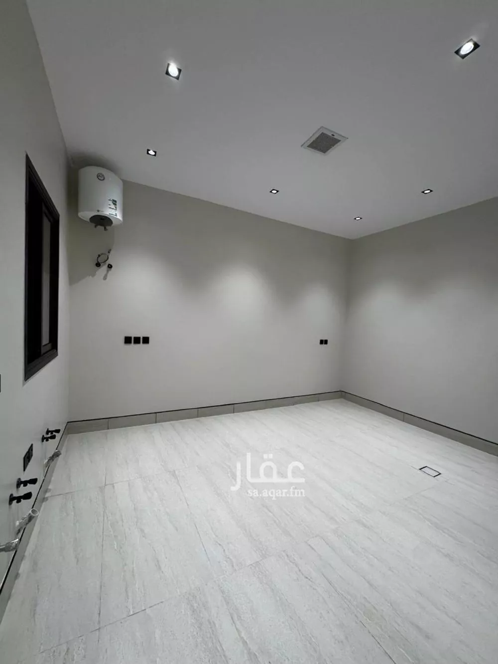 فيلا 8 غرف في الرمال 1