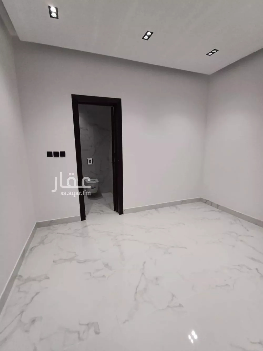 شقة 4 غرف في الرمال 4