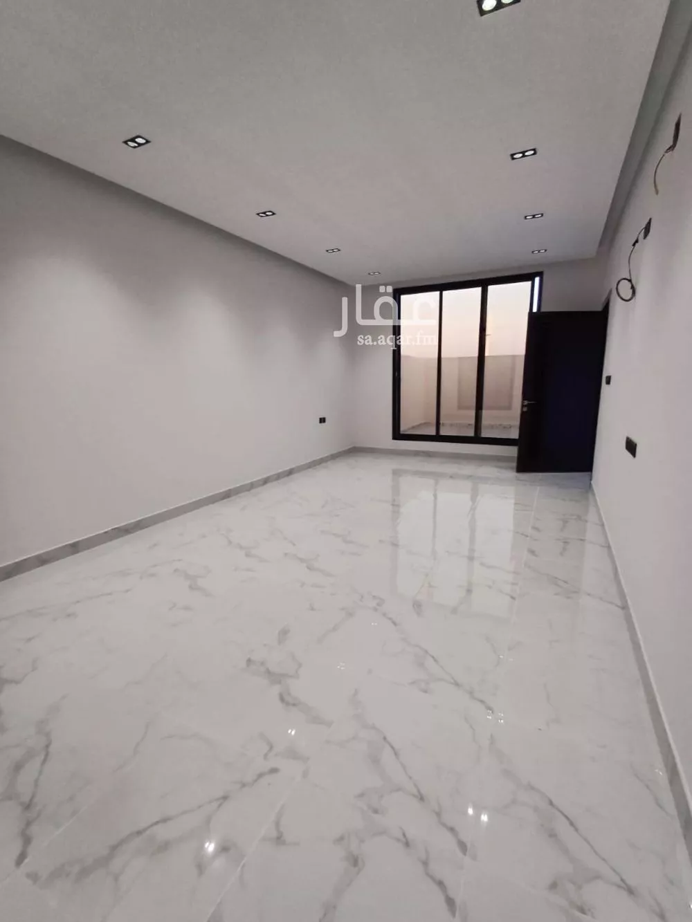 شقة 4 غرف في الرمال 5