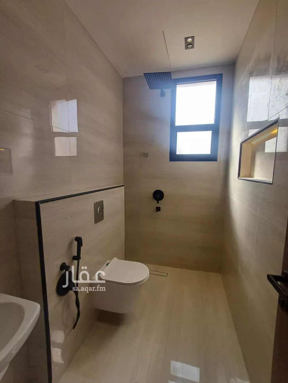 شقة 4 غرف في الرمال 3