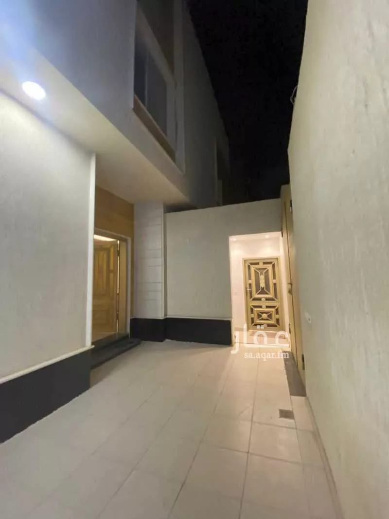 5 bedroom villa in Al Mahdiyyah 2