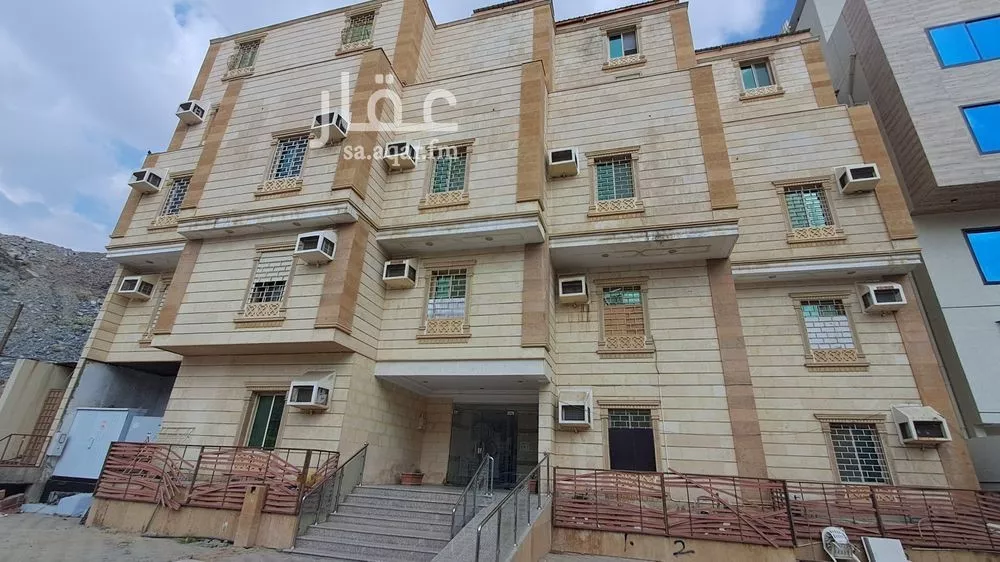 5 bedroom apartment in Batha Quraysh 1